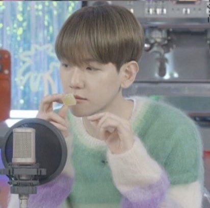 baekxing: sharing is caring – thread of them wearing the same clothes hehe