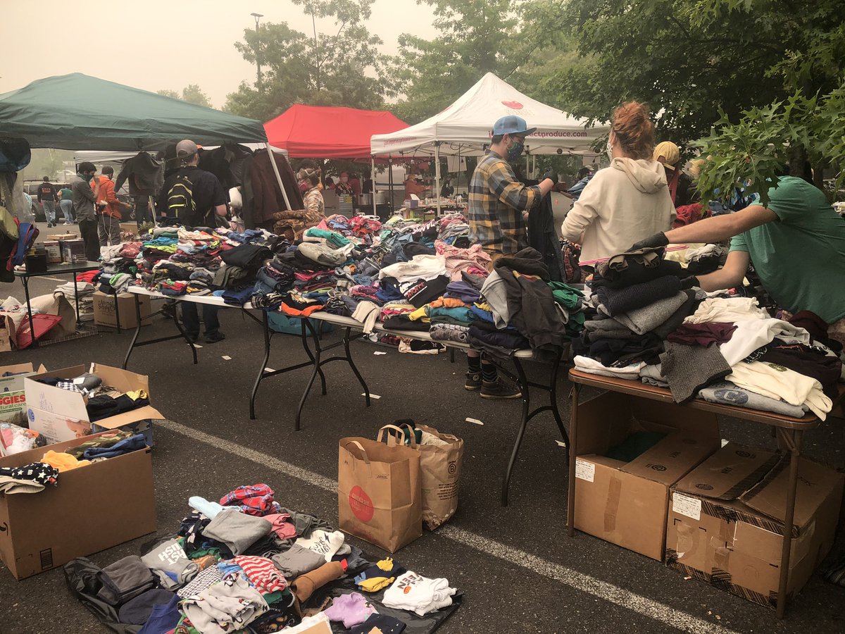 Lots of kids clothes here. Donation requests for men’s clothing, and new socks/underwear.  #OregonFires  #fires  #portland  #mutualaid.