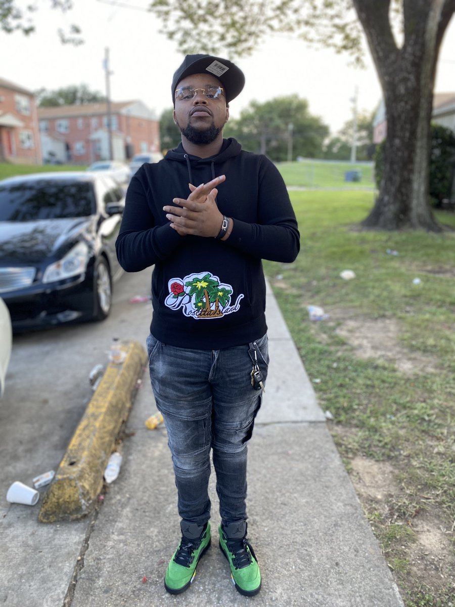 SB_Dboy's tweet photo. Talkin shit 6ut they still ain’t sayin nun😏💯 #VitoLand💚 #SimonWorld❤️ #LongLiveSean💕 #SIPMACK💚 #ForeverLaMike💙 #FreeDa6ros‼️ https://t.co/JSSxPq1xkw