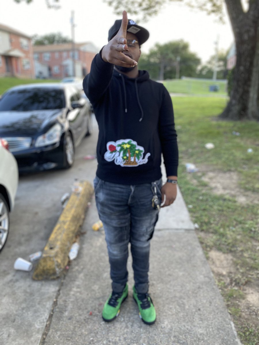 SB_Dboy's tweet photo. Talkin shit 6ut they still ain’t sayin nun😏💯 #VitoLand💚 #SimonWorld❤️ #LongLiveSean💕 #SIPMACK💚 #ForeverLaMike💙 #FreeDa6ros‼️ https://t.co/JSSxPq1xkw