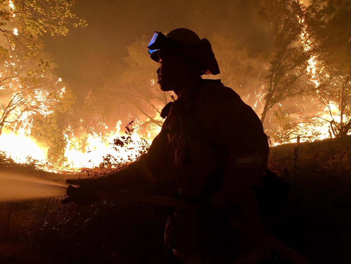 OaklandFireCA's tweet photo. Mutual Aid Update: We presently have 5 engines as well as overhead (command staff) personnel deployed for a total of 25 #OFD firefighters at the #CAFires. https://t.co/E0LTMrzN8B