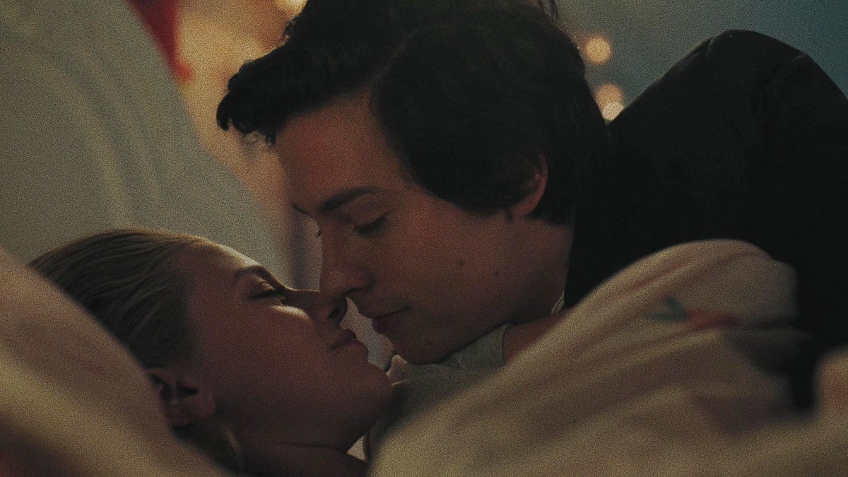 best of bughead (@bugheadcaps) on Twitter photo 