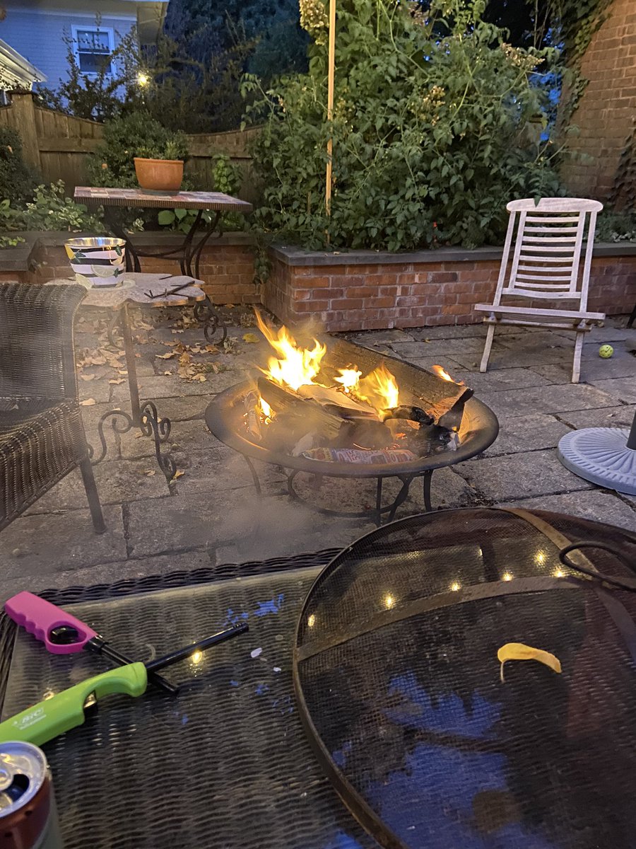 DHSPEHEALTH1's tweet photo. Enjoying the final nights of summer with some good people#firepit#friends#relaxing https://t.co/CYKwyAgelV