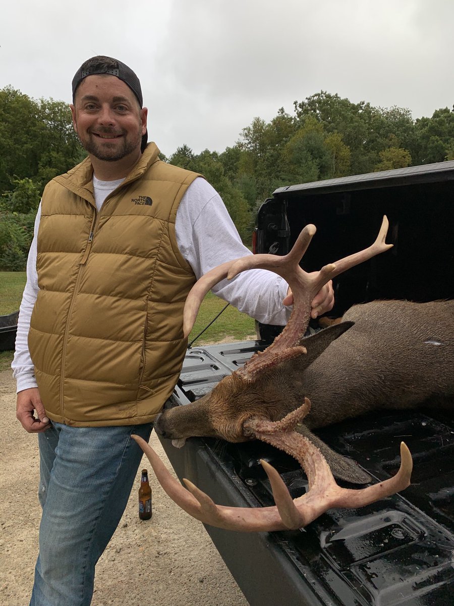 DanSchmidtDeer's tweet photo. Opening day brute for my friend and neighbor Cory! 160 class monster! https://t.co/r8dL2B9PR3