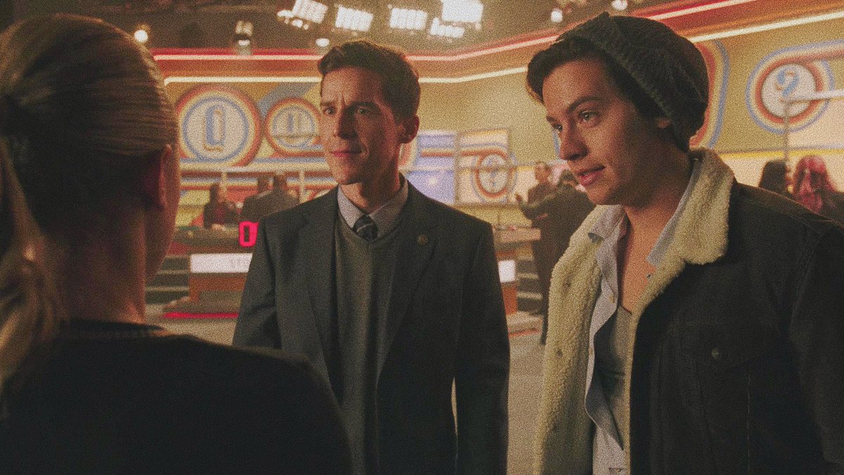 best of bughead (@bugheadcaps) on Twitter photo 