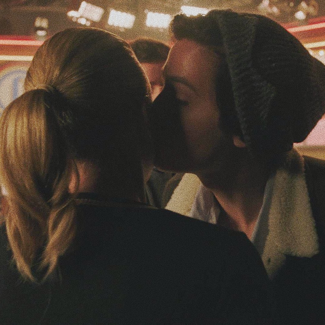 best of bughead (@bugheadcaps) on Twitter photo 