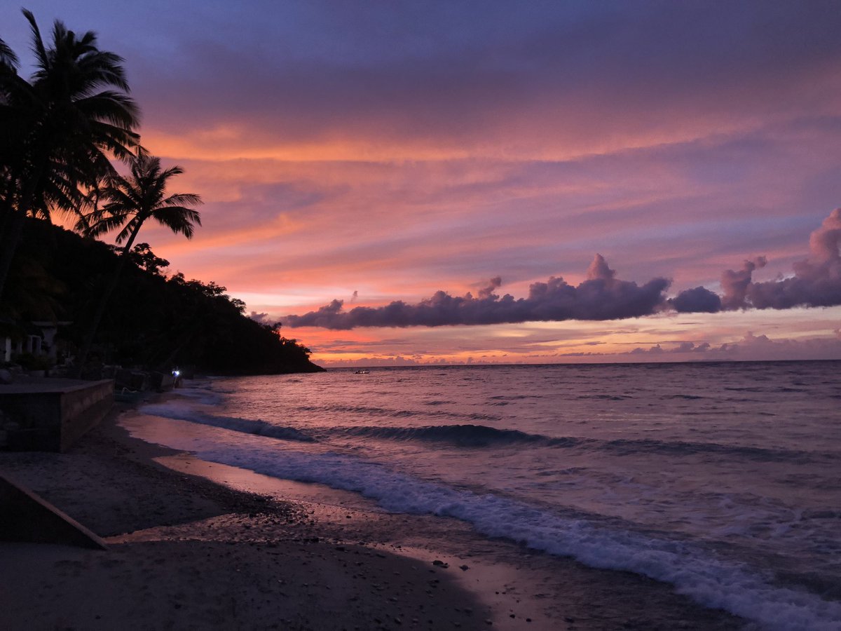 OneLoveGreen1's tweet photo. Lovely Sunset 😊 https://t.co/VaIwLswQHP