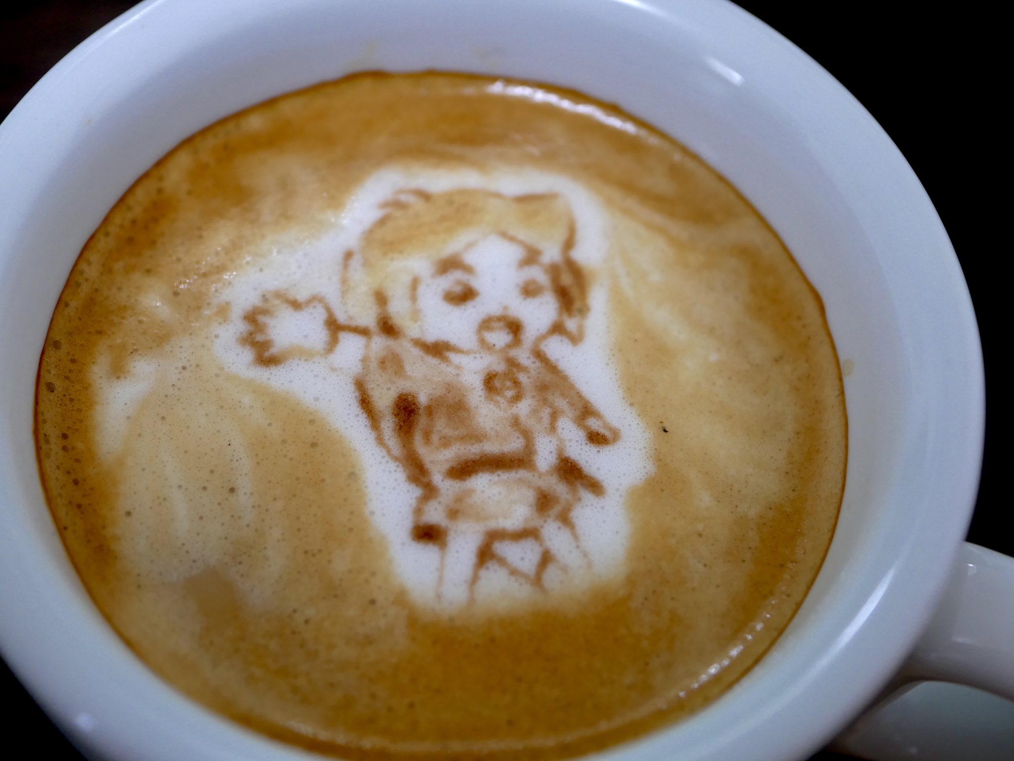 Tvgame Latteart ポポロクロイス ラテアート 過去の投稿で人気だったシリーズ ポポロクロイス2作目 文字の書き方練習しました 縦のラインを太くするとそれっぽいらしい Cのロゴが好き ラテアート ポポロクロイス