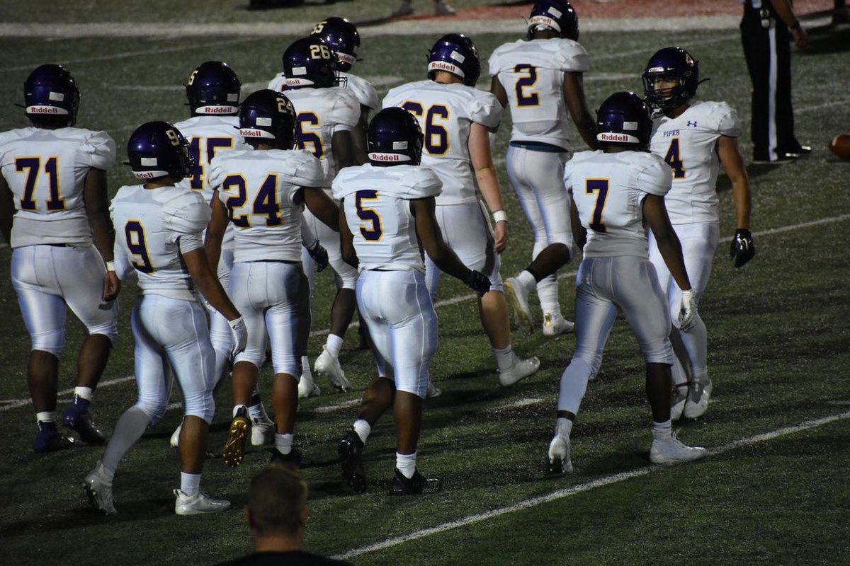 Prodigy913's tweet photo. I see 11 Dawgs 💜 https://t.co/9JCpGye4Za