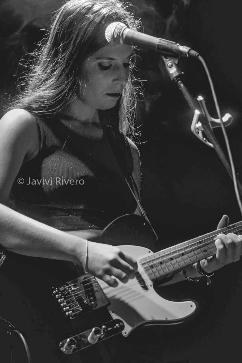Para <a href="/4CuatroCuarenta/">Cuatro Cuarenta</a> 
<a href="/noesantanauy/">Noe Santana</a>
.
.
#Singer #SingerWoman #MusicPhotography #FotosDeBandas #BandasDeRock #UruguayRock #SoloRock #UruRock #VocalWoman #GuitarPlayer #GuitarWoman #LivePhotography #LiveRock #Montevideo #CiudadVieja #Sala #SalaCamacua