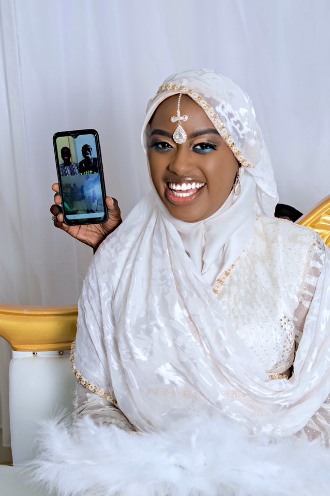 FirdaBako's tweet photo. Pour toute prestation de makeup contactez nous au 00221 77 525 02 78
Makeup by me : Firda make-up
Mariée: @koudywane
Photographe: @dean_saa_photography
#firdamakeup #makeuplooks #mariee #mariée #wedding #wednesday #weddinginspiration #weddingin https://t.co/lk6h3RnavW