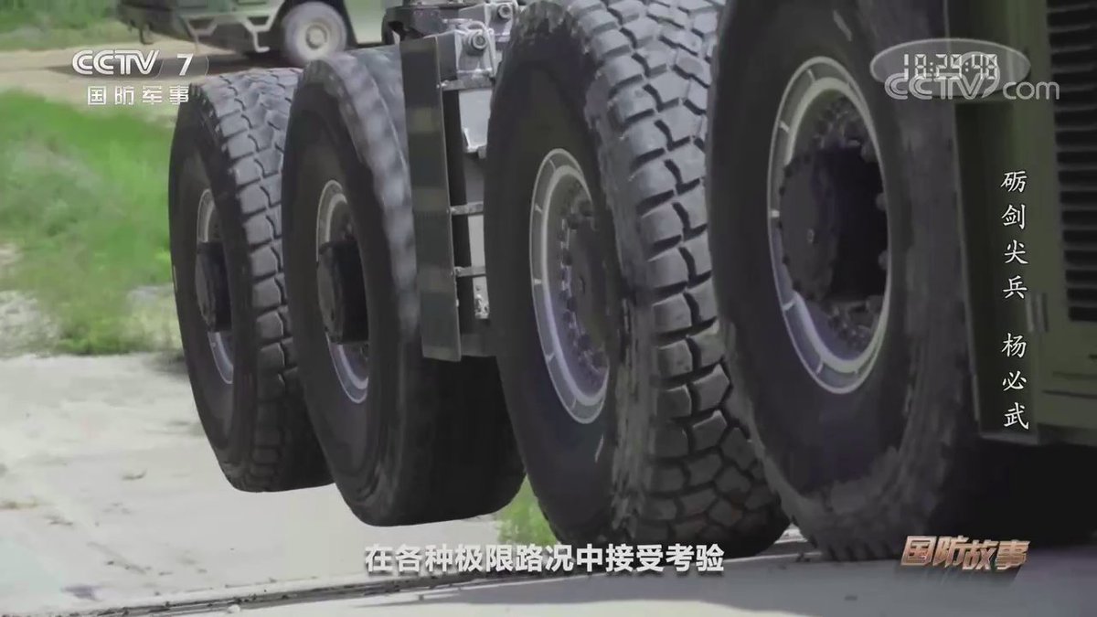 5/6The wheels continue to spin when they are lifted off the support. This means only one thing - poor traction control algorithm.