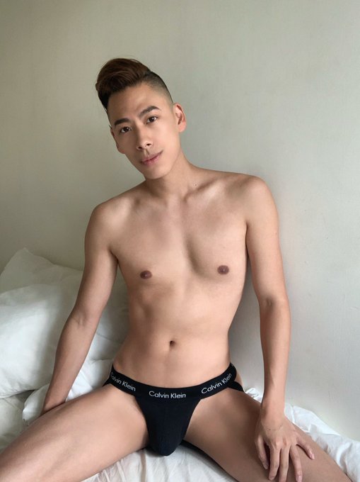 1 pic. I wearing it all day to loosen my hole for bigger cock ?
https://t.co/GM78UA94ql https://t.co