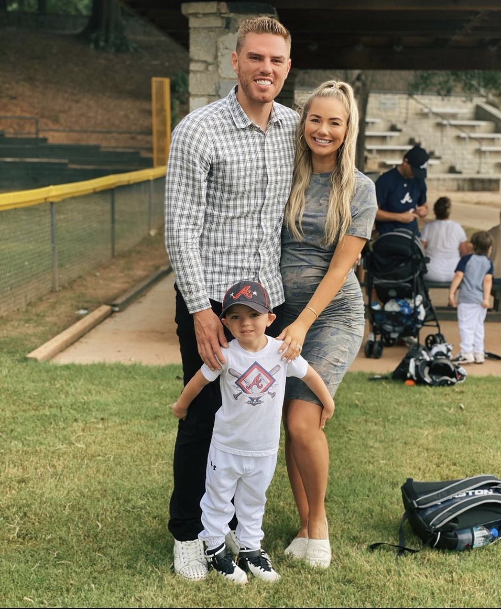 GradickSports's tweet photo. #Braves Freddie Freeman flew in to Atlanta for 2 hours to see his son Charlie’s first tee ball practice. 🐐 https://t.co/tR75h9OuK9