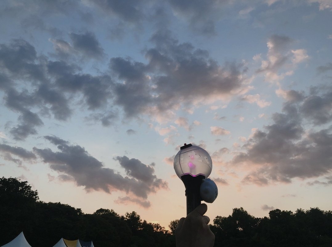 " Bts paved the way " cümlesini klavye bile özümsemiş aq... Bts yazıyorum gerisi tak tak çıkıyo sksjsjksjsj #BTSPavedTheWay #BTS #BTSARMY #BTS_Dynamite #BTS1onHot100