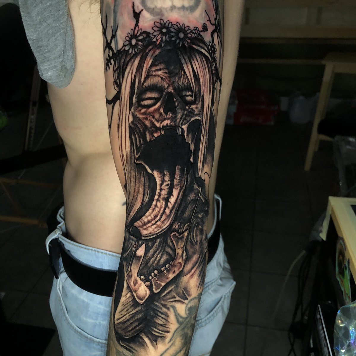 drawmooredood's tweet photo. Got a really good start to this #noonwraith at @NeverTattoos https://t.co/qB3WUOp51X