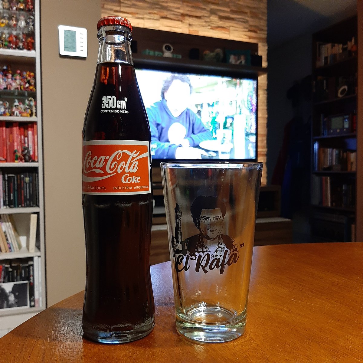 <a href="/rafadominico/">Jorge Rafael Aguete</a> <a href="/lautarosmithok/">Lautaro Smith</a> ¿qué mas puedo pedir?, una coca fría en un vaso épico viendo tu canal. Gracias Rafi amiguito!!!