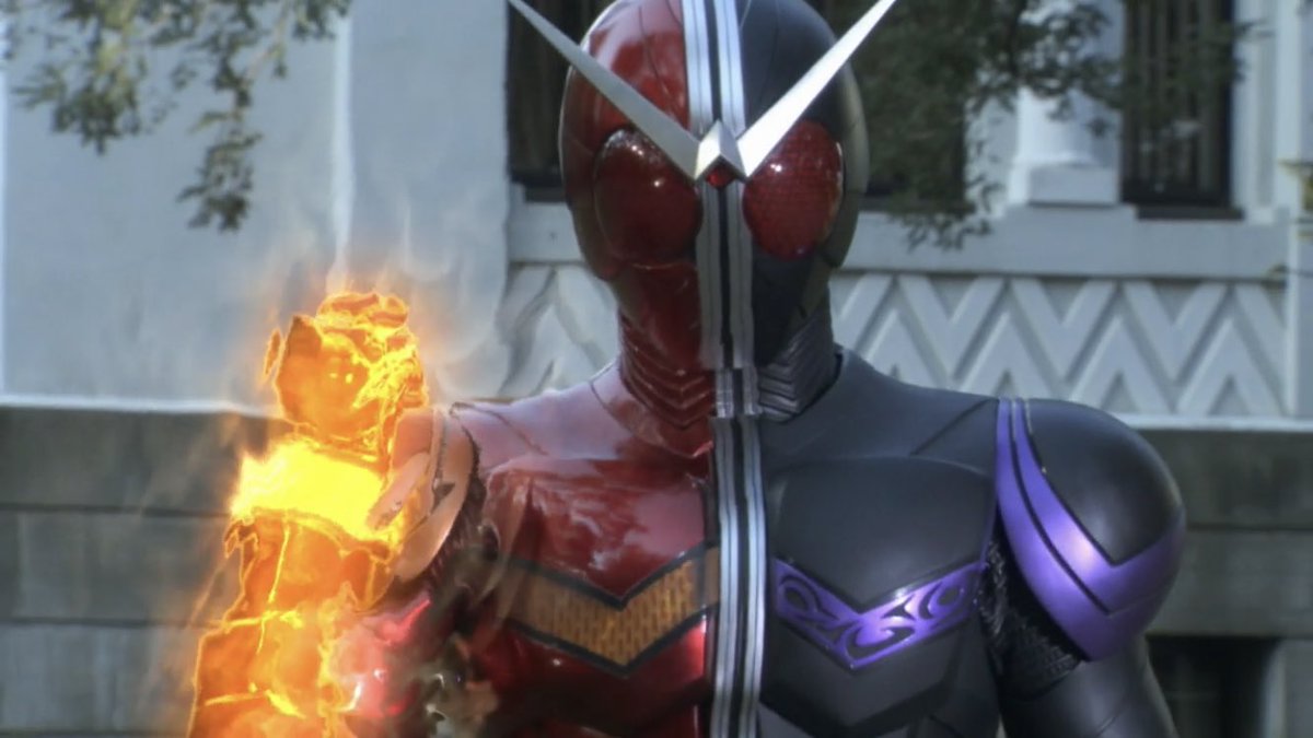 クレナイ 先週から始まった仮面ライダーセイバー なんとなくw感があるんだよねぇ 左右赤黒がヒートジョーカーっぽい 変身バンクの本棚が地球の本棚っぽい 戦いに無関係なヒロインがうざいっぽい 左右違う属性の刀2本で変身して 2刀流で攻撃とかない