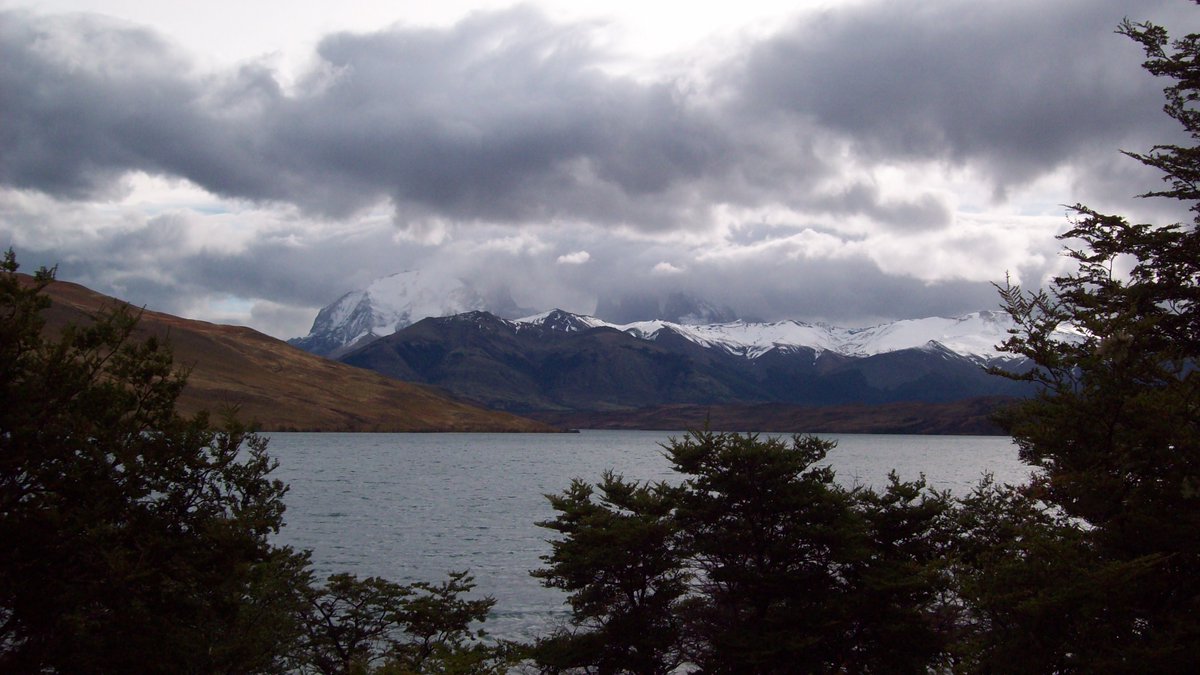 KAracena2's tweet photo. Puerto Natales, queda ubicado muy al sur de Chile, con bajas temperaturas todo el año, aire puro y grandes paisajes | #Chile #PtoNatales #Naturaleza #CuarentenaTotal #Viajes https://t.co/tbXd0J4lpa
