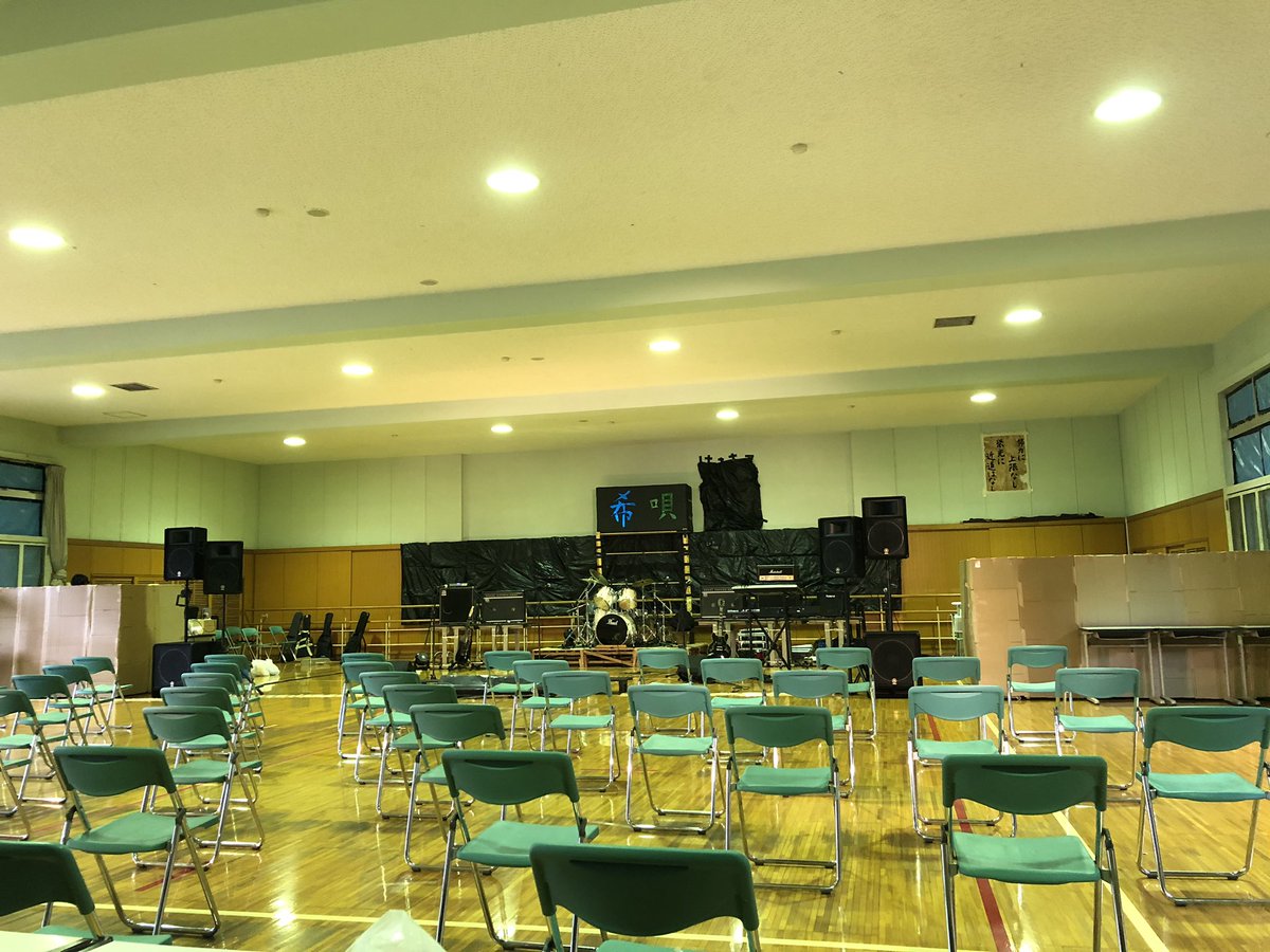 pentaekimae's tweet photo. やあ。イトーです🖖一昨日、昨日と専修大松戸高のライブイベントの音響のお手伝いをさせていただきました❗️
（除去消毒、換気、ディスタンスに気を配りながら🙆‍♂️）
楽器機材、音響機材レンタルのお問い合わせはお近くのスタジオペンタまで〜💁‍♂️💁‍♂️💁‍♂️ https://t.co/zFY2ByDwxw