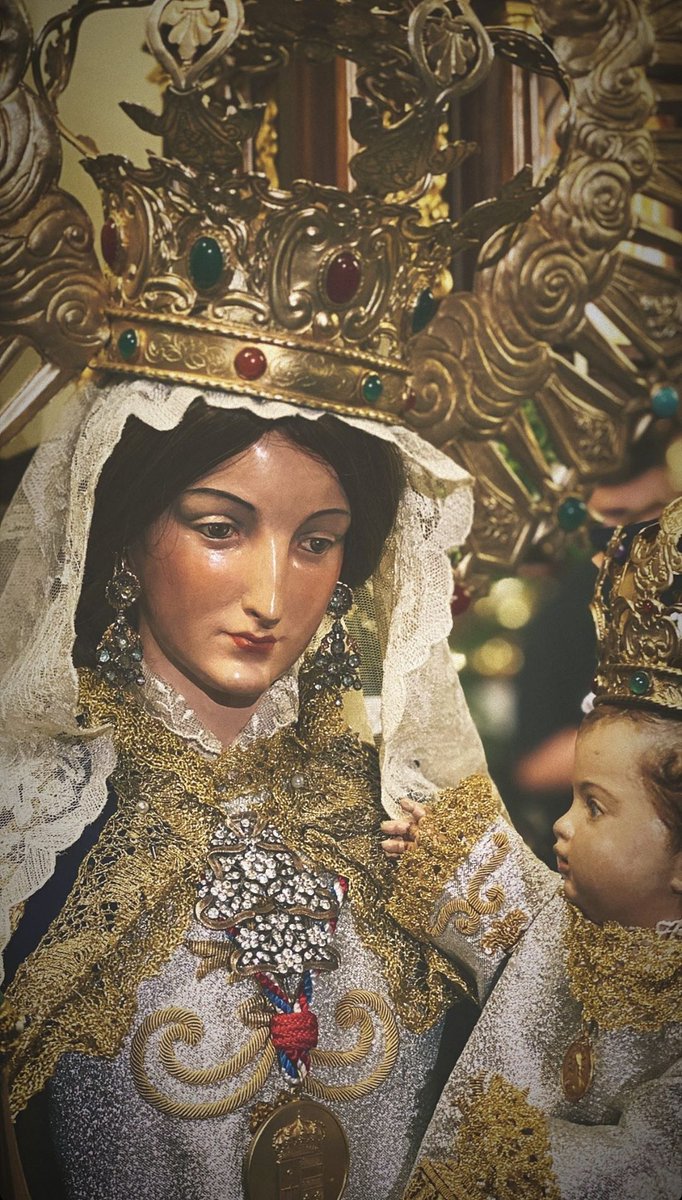 6_nataliiaa's tweet photo. El segundo domingo de septiembre más raro de nuestra vida...
Concedenos Virgen de Gracia volver a tu romería💛 https://t.co/910G31CJT3