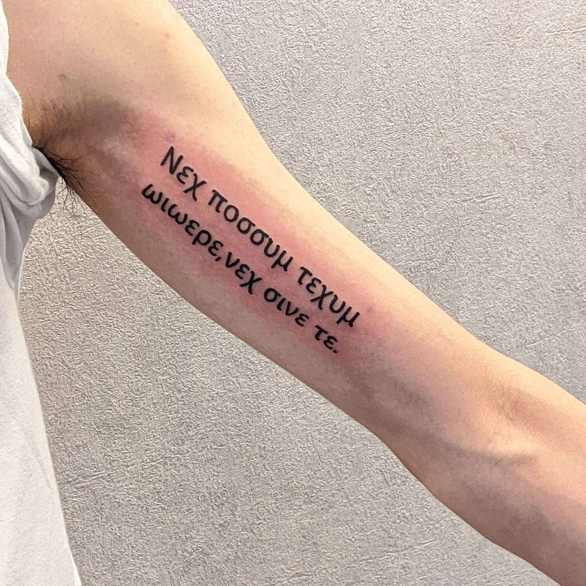 Viagem Ink Tattoo Studio おはようございます 横浜 元町中華街のタトゥースタジオ Viagemink です ギリシャ語は全く習った事がないので キーボードを打つだけでも難しいものです 夫婦営業 ファッションタトゥー おしゃれタトゥー 個性