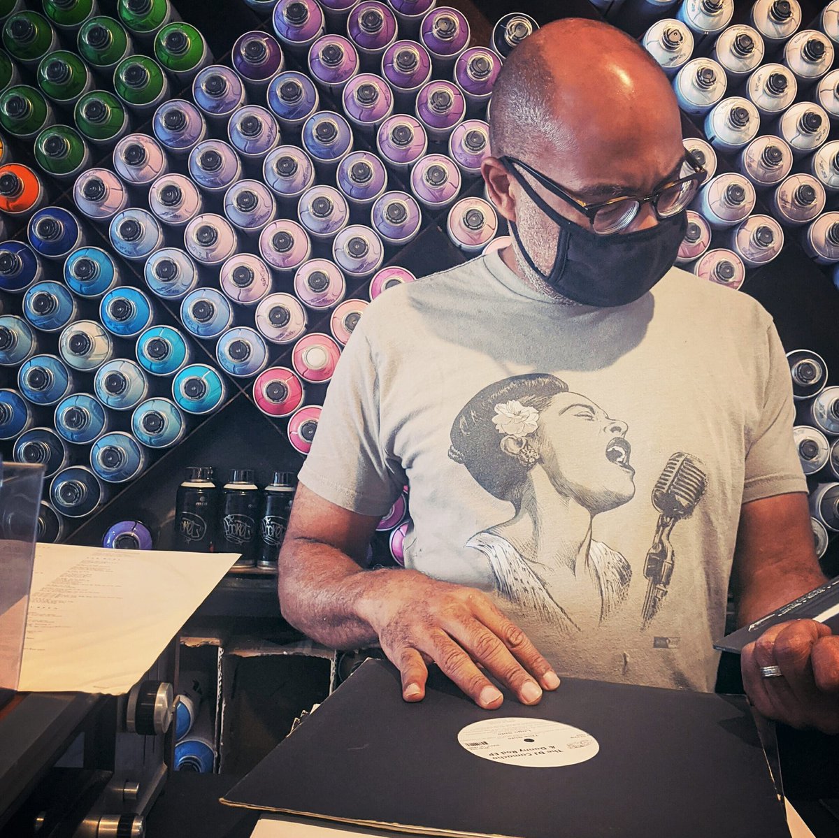heroheadstees's tweet photo. Charvis, owner of DC's awesome @hrrecords, friend, and all-around awesome guy 📸 @defjam listed them as a top black-owned #recordstore to support. 📀 ✊🏾❤️ Seriously, it's an awesome shop, and they sell online too :) #DoIt #supportlocal
#supportblackbusiness #BLM https://t.co/gWXY8GPCxM