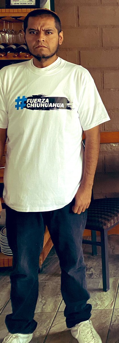 ProfesorChairo's tweet photo. El "asesor" experto en neuromarketing político (Traducción: porro de redes) no sabe escribir CHIHUAHUA.

HUAHUAHUA 😂 https://t.co/Au4lwEW45Z