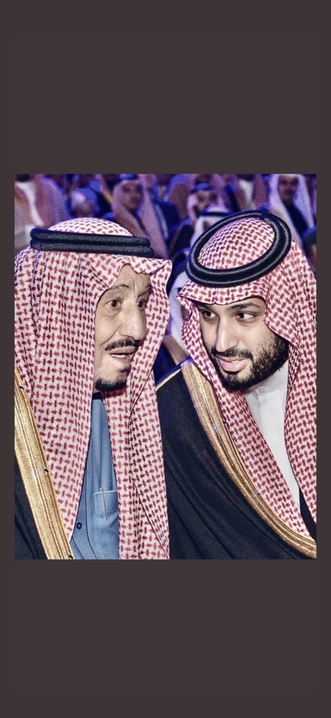 يا تاج راسي على راسي من العز تاج
تمنّ وانا اجعل الاعدا تحتك تحبي

هذي بلادي وانا بيتي ماهو من زجاج 
واللي خلقني لا اخليها مثل ما تبي

طويق يا بوي ماحرّك حصاه العجاج 
ثابت على نهج جدّانه ونهج النبي 

اطاول الغيم وبلادي تفلّ الحجاج
وشلون مااطاول غيوم السما وانت ابي
#مبارك_هديان