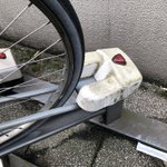 駐輪場のラックにタイヤを正しくはめれてない自転車には？？？親切な僕はこうします!