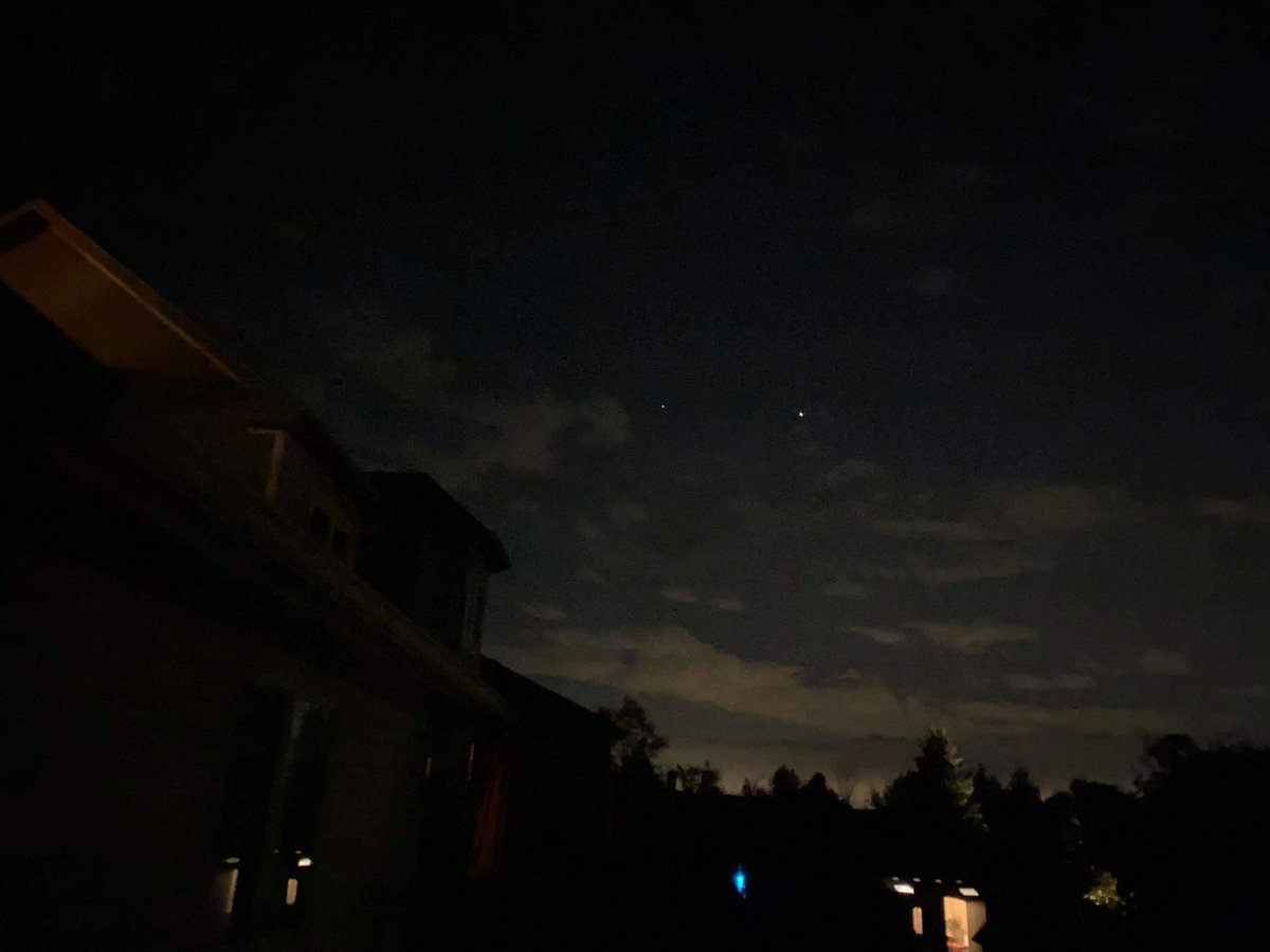 Here is Saturn and Jupiter in the southern sky! #PlanetParty2020