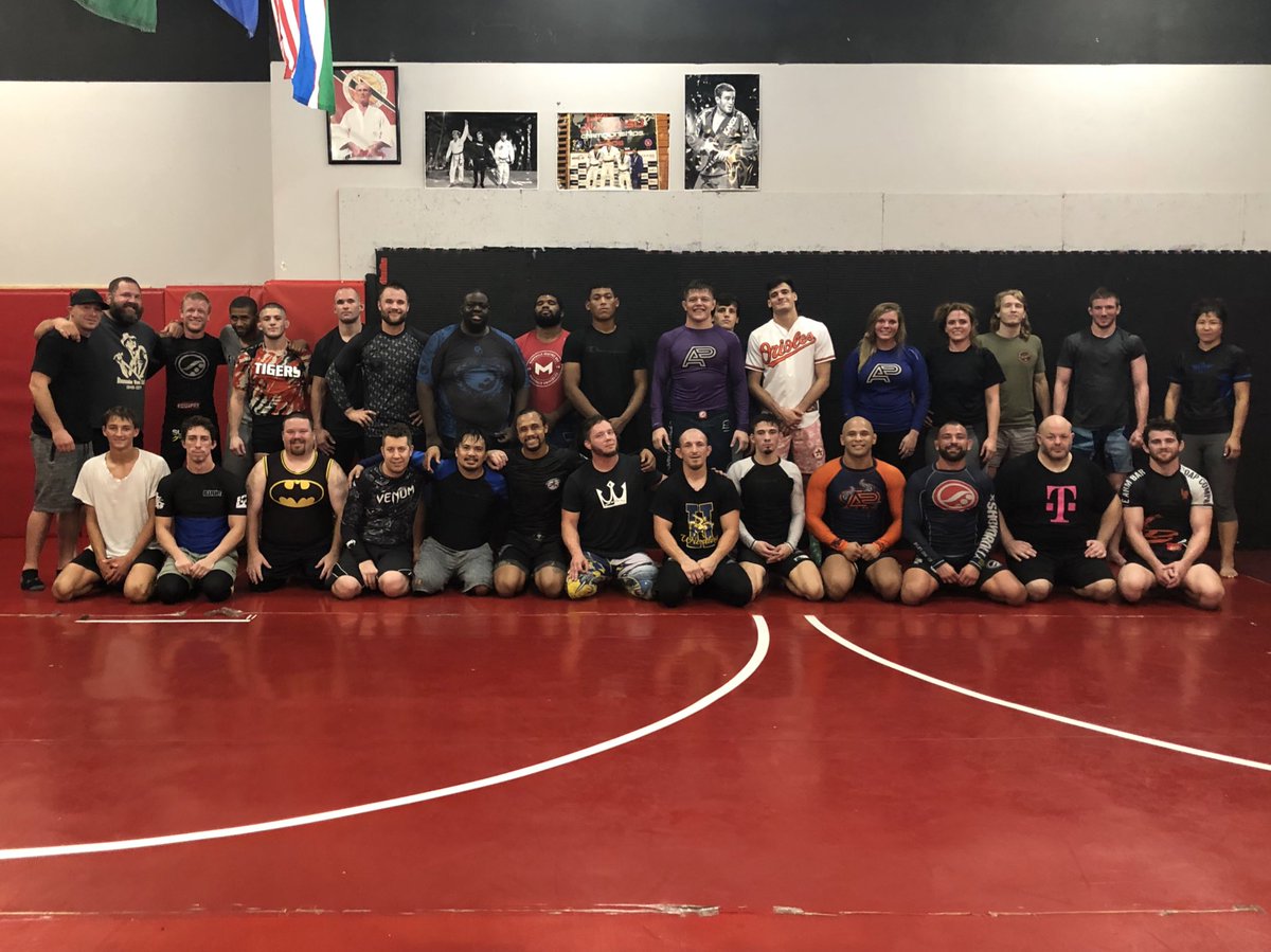 handwraps_'s tweet photo. Leg Lock Seminar today with No-Gi World Champ Jacob Couch and Jorge Valladeres from #PedigoSubmissionFighting 

Love having the #DaisyFresh boys to soak up knowledge from whenever I need. 

Check out their documentary series on @FloGrappling 

Got to roll with Dante Leon too 🔥 https://t.co/zjGswWAdyv