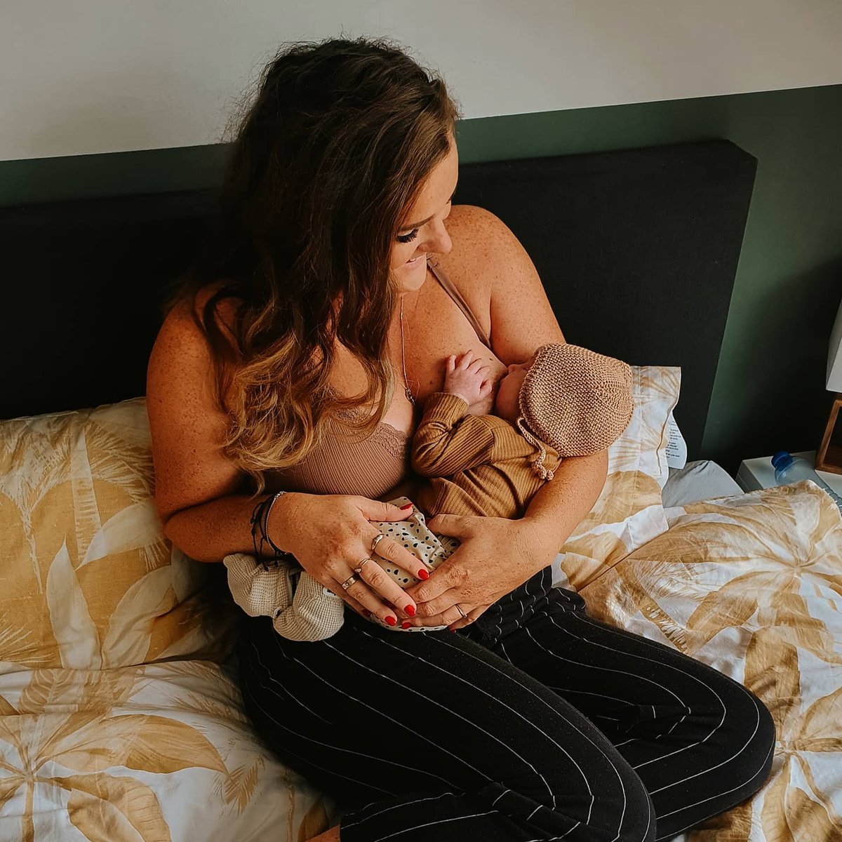 cakematernity's tweet photo. How divine is this shot of @elinezwitser with her sweet bub! She's wearing our Tutti Frutti Nursing Bra in Mocha ❤️
#cakemama #cakematernity https://t.co/f73sICeybR