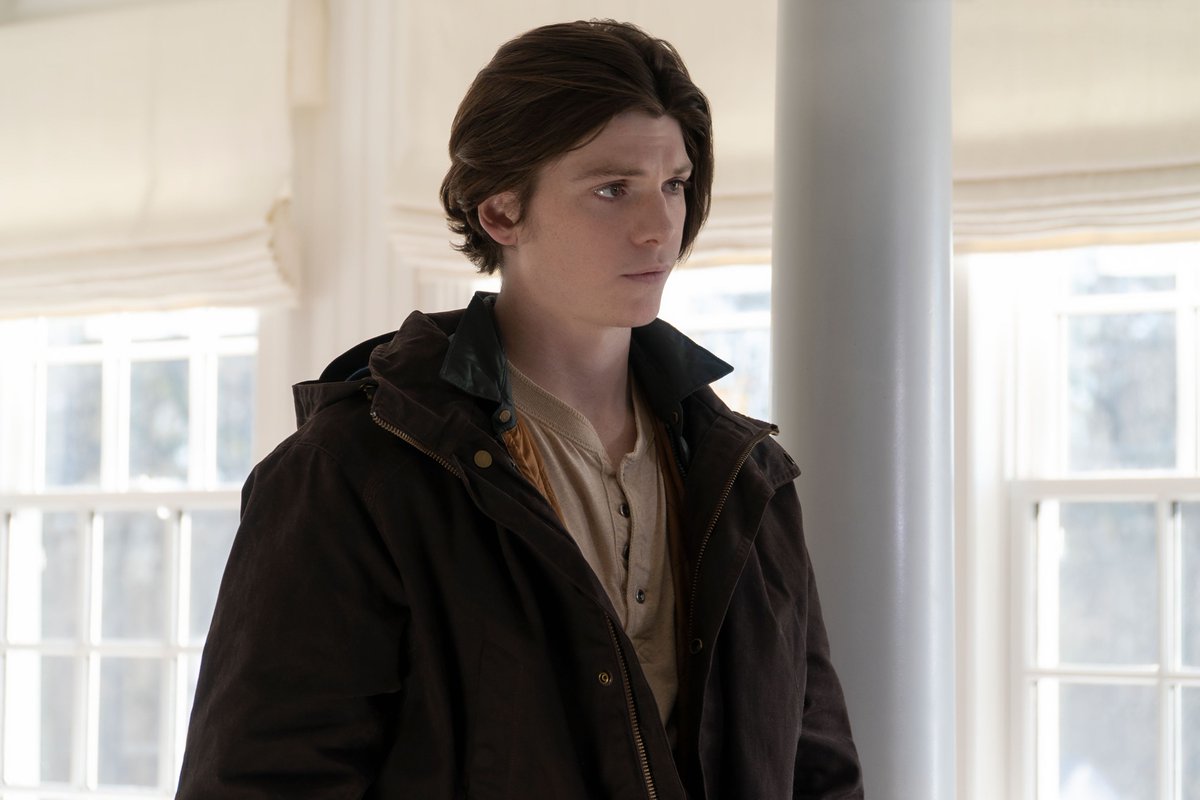 sboficial's tweet photo. TOP PERSONAGENS QUE ROUBAM A CENA

9 • Grizz Visser (The Society) https://t.co/UEPwx8mNh0