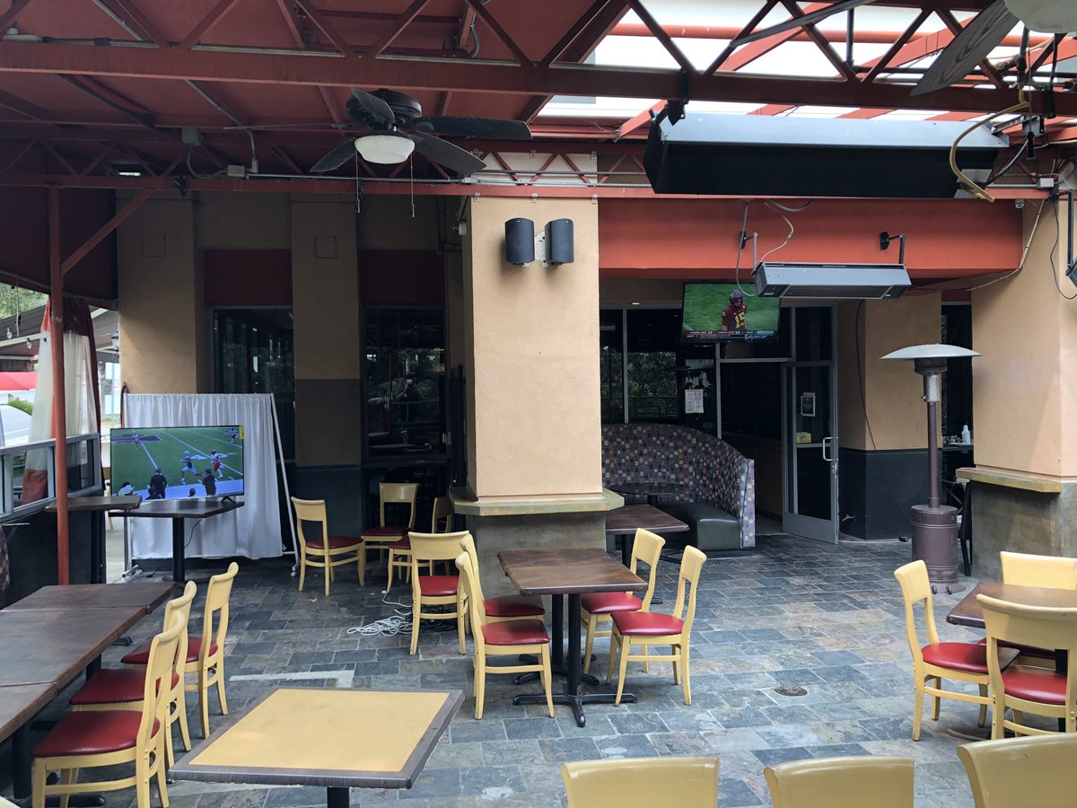 TwistdOakTavern's tweet image. For our Rams Twitter friends, wear @RamsNFL gear and get an item off the all day #HappyHour menu on us.  #RamsHouse