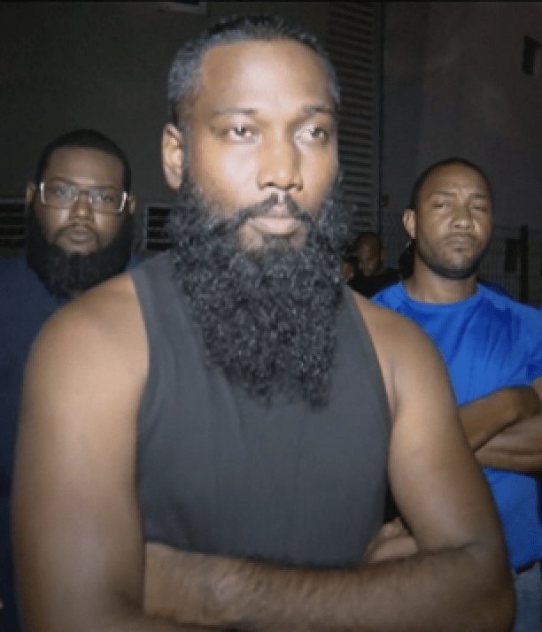 LeChenapan's tweet photo. James Harden en saison régulière/ James Harden en playoff https://t.co/XB5GfzHfAY