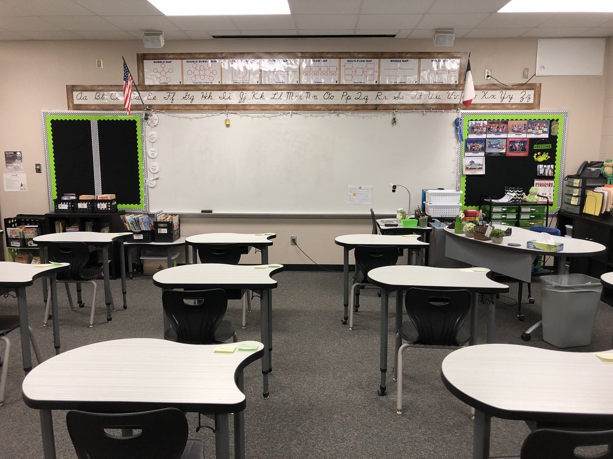 brownlee_t's tweet photo. Excited for our kiddos to be in-person on Monday!
Shout out to my friend and teammate, Kellsie, for this amazing sign! Check out #redriverworks @SimonsKellsie https://t.co/1ePCEIeDpo