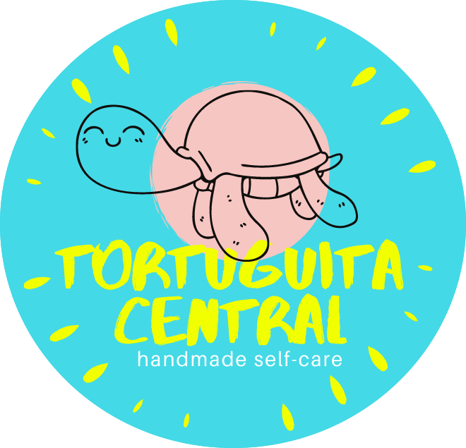 TortuguitaPTY's tweet photo. 👋🇵🇦
Somos Tortuguita Central 🐢📍, una pequeña empresa basada en la Península de Azuero y Ciudad de Panamá. 
Hacemos productos artesanales 👐 de cuidado personal 💌 como #Jabones, #Exfoliantes, #WhippedSoap, #Velas, y más. https://t.co/aRl4hWCfwl
