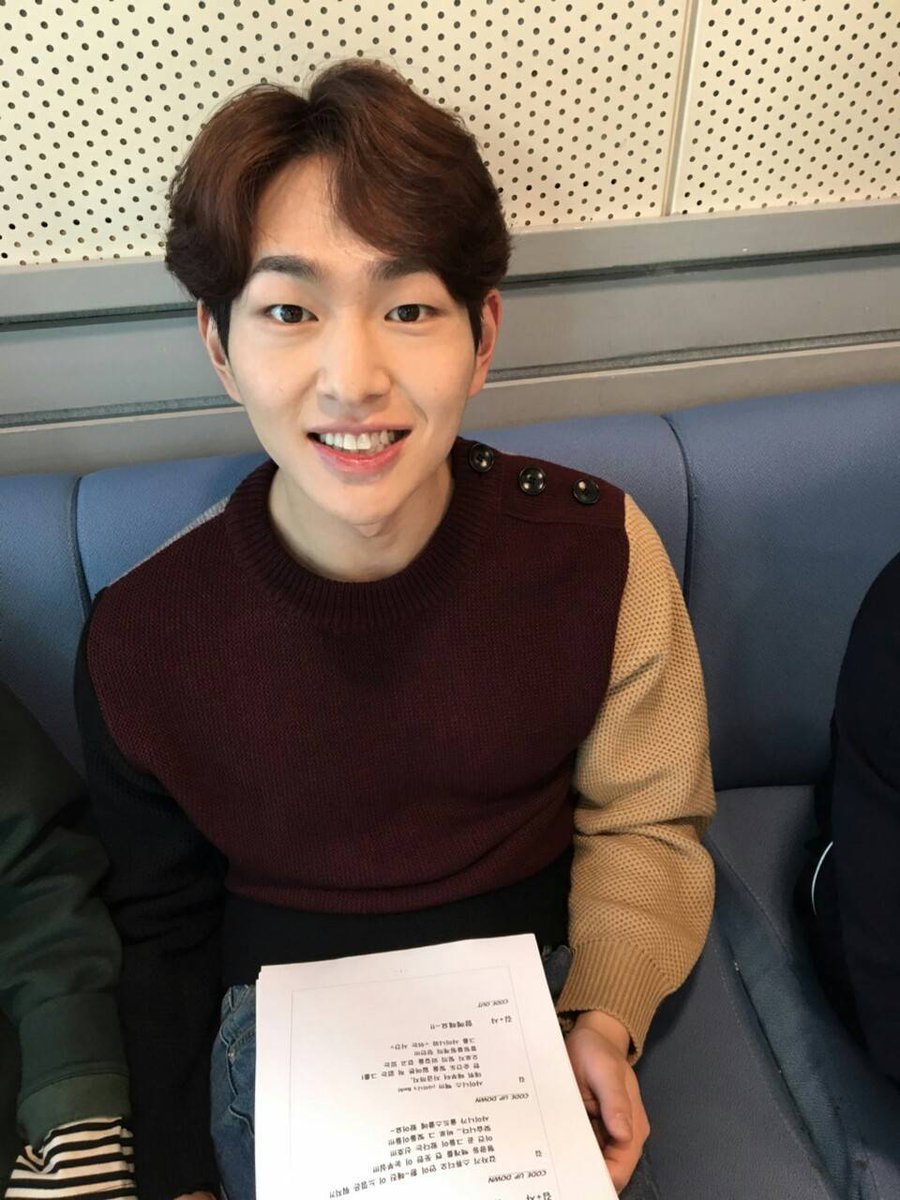 dlmckjh3's tweet photo. Yow. @dlmcxOnew, are you busy?  

/took a photo of you; https://t.co/X9UxJ6xdUj