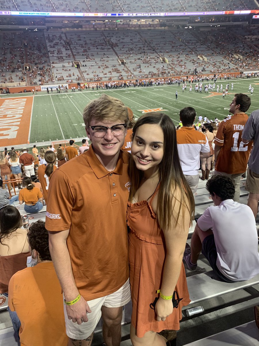 Can I get a Hook em🤘🏻
