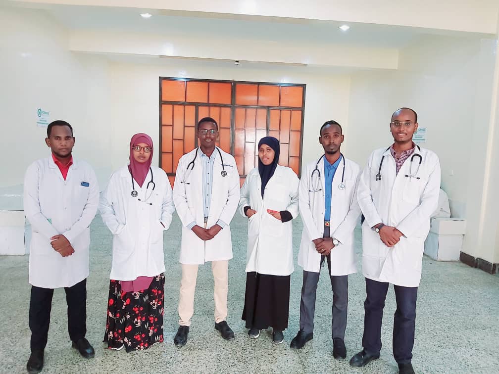 SIMADUniversity's tweet photo. Congratulations to the first-batch medical students of SIMAD University who all started their internship at different hospitals. Now is the time to shape your clinical experience! #FutureDoctors #LearnAtSIMAD https://t.co/tc7fH1SxmA