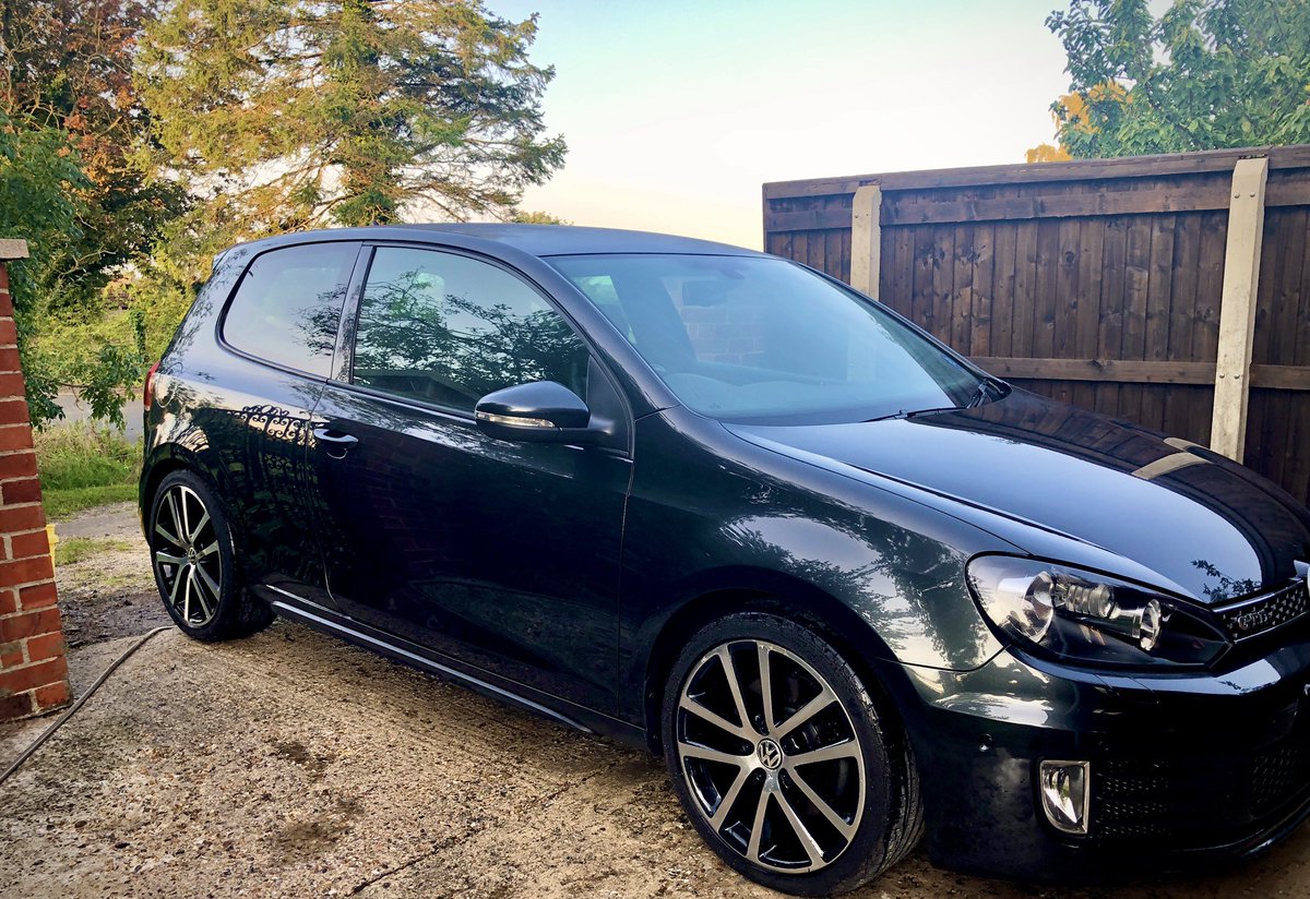 HeadGardenerCPL's tweet photo. Washed, dried, polished and detailed before 8am #SundayCarWash #CleanCarSunday #CarWash #VW #Volkswagen #Golf #MkVI https://t.co/12CHJ0PIaz