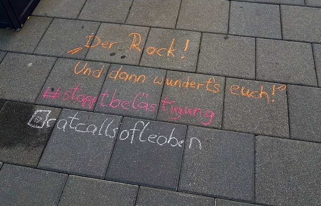 catcallsofleob1's tweet image. Der Rock ist nicht das große Problem hier, Werner. Das Problem bist du.

Wundern tun wir uns schon lange nicht mehr btw.

instagram.com/p/CD8I76CH4Ki/…

#chalkback #stopptbelästigung #leoben #wehrteuch #Feminismus