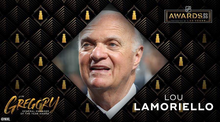 CafeCremeSport's tweet photo. 🏒🏆 Lou #Lamoriello remporte le trophée #JimGregory, celui qui qui récompense le meilleur DG de l'année.
Son arrivée à l'été 2018 a entraîné celle de Barry Trotz. Ensemble, ils ont mené les #Isles à la Finale de l'Est cette saison. Une première depuis 1993. https://t.co/JiDs2esQMM