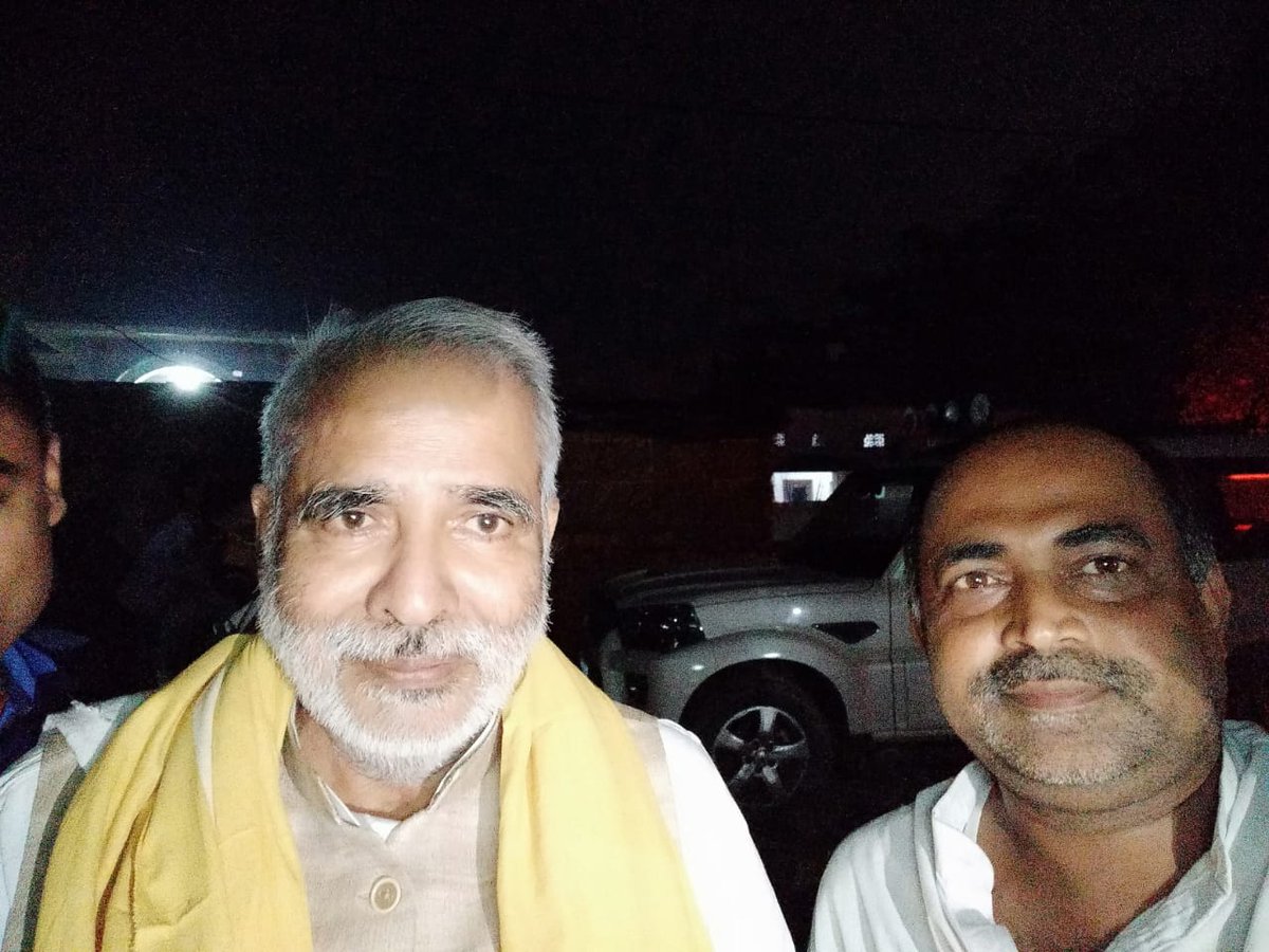hellofaiz's tweet photo. हे महानायक.     
समाज और समाजवाद आपका आभारी रहेगा।
नि:शब्द हूं ..... दुःखी हूं....।।
आपका स्नेह और प्यार जीवन भर आपके मार्ग पर चलने को प्रेरित करेगा ।।
श्रद्धांजलि...🙏 नमन
@iraghuvansh @RJDforIndia https://t.co/rzICbMb5x0