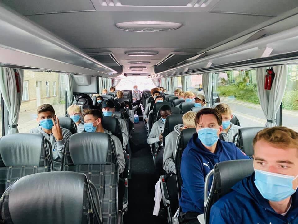 RoskildeBold's tweet photo. Så er bussen pakket med #U17 og #U19. Next stop Oure/Svendborg. Målet er at få 2 x 3 point med hjem til Roskilde 💪🏼⚽️ Humøret er højt. Trods mange timer med masker på😷😊 #U17div #U19div #talentudviklingdervirker #mitroskilde https://t.co/reVQJHyW3B