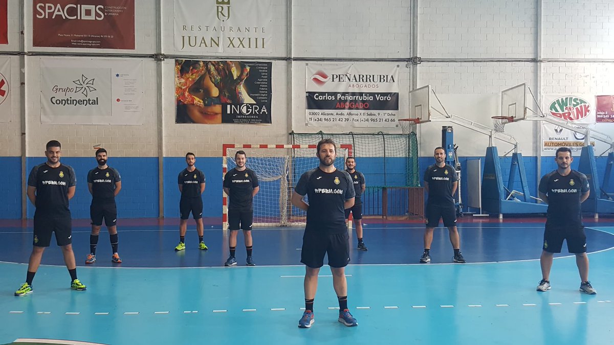 Fbmcv's tweet photo. #CTA 

Finde de test físicos 🏋🏼‍♂️ Los árbitros de categoría nacional superan las pruebas físicas

👏🏼 ¡Listos para una nueva temporada! 👏🏼

Muchas gracias por colaborar con nosotros:
 👉🏾 @CDAgustinos
 👉🏾 @AjMislata y @HandbolMislata https://t.co/gQN4HdTIIN