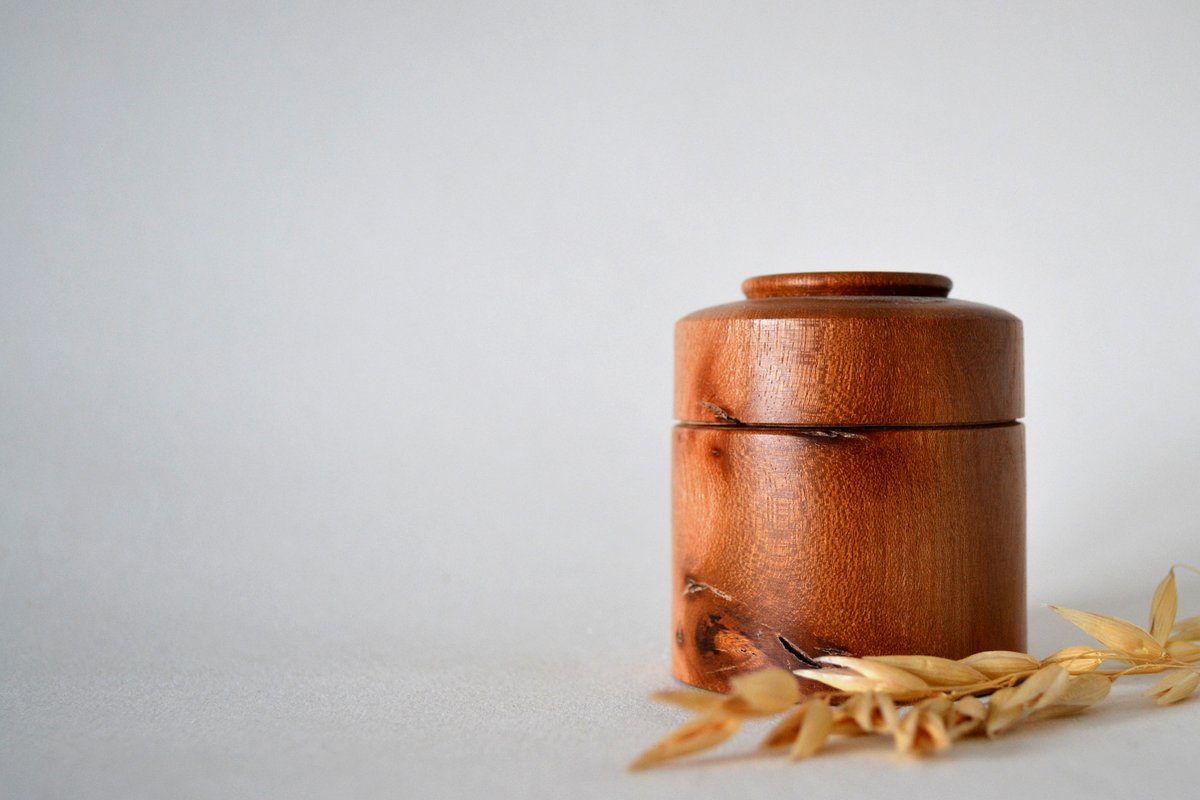 ThingsByAnabell's tweet photo. NEW
Eeep. I love him. He's so scrummy.
This little lovely is made from Elm & is beautiful.
Search for #1182.
#etsylds
#handmade
#woodturning
#rustic
#thingsbyanabelle
#etsyuk
#shoplocal
#box
#jewellerybox
#shabbychic
#farmhousekitchen
#liddedbox https://t.co/VZMHtvmarn