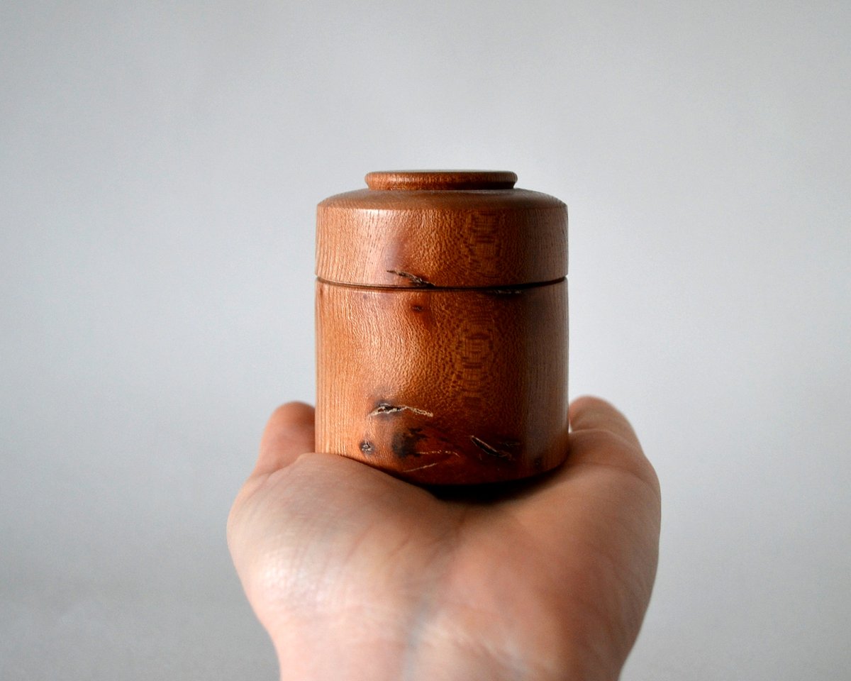 ThingsByAnabell's tweet photo. NEW
Eeep. I love him. He's so scrummy.
This little lovely is made from Elm & is beautiful.
Search for #1182.
#etsylds
#handmade
#woodturning
#rustic
#thingsbyanabelle
#etsyuk
#shoplocal
#box
#jewellerybox
#shabbychic
#farmhousekitchen
#liddedbox https://t.co/VZMHtvmarn