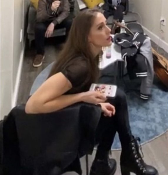 no one:me: here have a thread of every pic i have of lauren in *the fit*